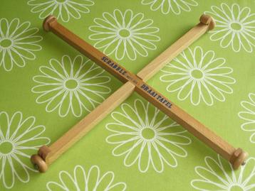 Scrabble draaitafel - Origineel en van hout beschikbaar voor biedingen