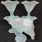 6 IJsblauwe matglazen Italiaanse ijscoupes, Ophalen of Verzenden, Glas, Overige stijlen, Glas of Glazen