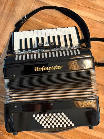 Hofmeister accordeon, 48 bas, in zeer goede staat beschikbaar voor biedingen