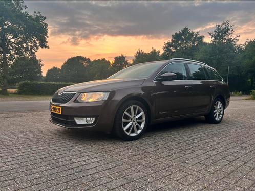 Skoda Octavia 1.2 TSI 77KW Combi 2015 Bruin, Auto's, Skoda, Particulier, Octavia, ABS, Airbags, Airconditioning, Alarm, Bluetooth