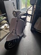 nette scooter met weinig kilometers, Gebruikt, Benzine, 50 cc, Maximaal 25 km/u