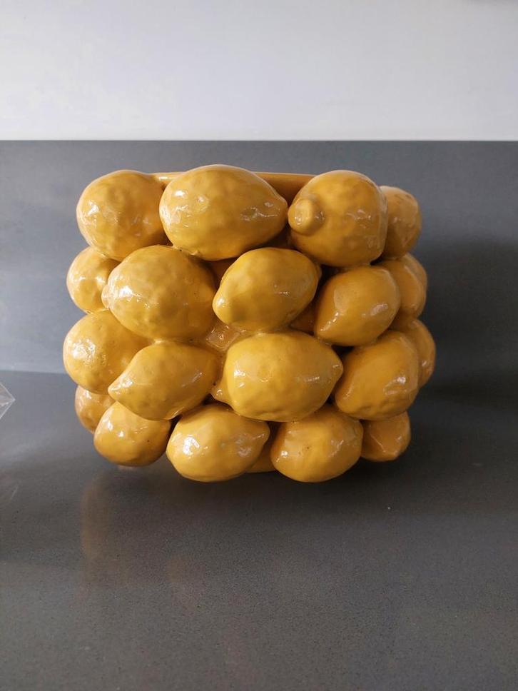 Citroen Vaas - Bloempot - Des Pots, Huis en Inrichting, Woonaccessoires | Vazen, Zo goed als nieuw, Geel, Minder dan 50 cm, Aardewerk of Porselein