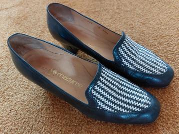 Blauw/witte nette schoenen, maat 5 (=38), klein hakje beschikbaar voor biedingen