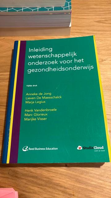 Inleiding wetenschappelijk onderzoek voor het gezondheidsond beschikbaar voor biedingen