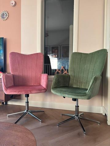 Draaibare stoelen groen en roze velours bekleding beschikbaar voor biedingen