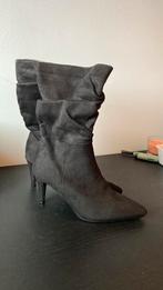 Nieuw - suede naaldhak laarsjes - 39, Hoge laarzen, Zwart, Nieuw, Ophalen of Verzenden