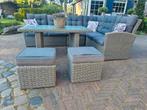 Hele mooie loungeset/diningset/hoekbank/tafel en 2hockers, Ophalen, Zo goed als nieuw, Wicker, Bank