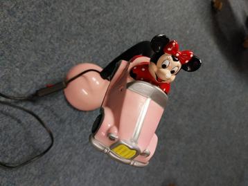 Schattig oud lampje van Minnie Mouse in roze autootje Disney beschikbaar voor biedingen