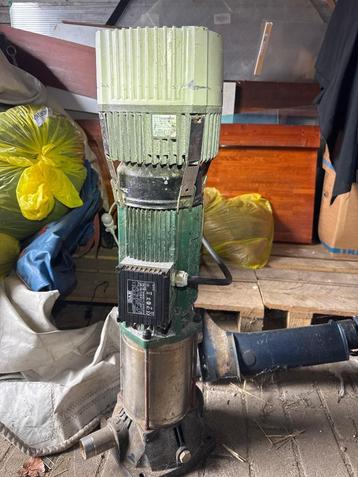 centrifugaalpomp  beschikbaar voor biedingen