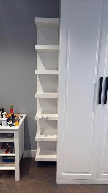 Kast van ikea geen schade weinig gebruikt beschikbaar voor biedingen