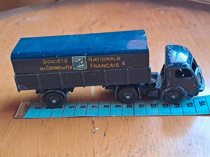 Dinky Toys Vrachtwagen SNCF MECCANO, Hobby en Vrije tijd, Modelbouw | Auto's en Voertuigen, Gebruikt, Tank, 1:32 tot 1:50, Tamiya