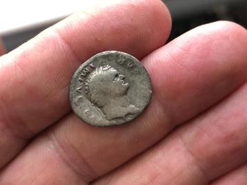 Romeinse ZILVEREN Denarius Keizer VESPASIANUS bodemvondst beschikbaar voor biedingen