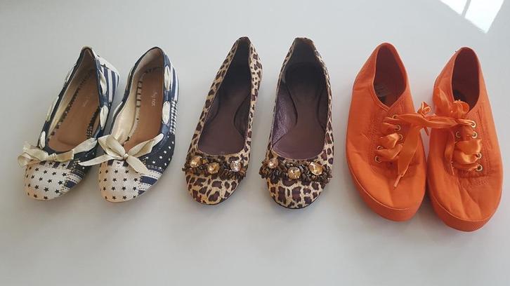 3 (paar) ballerina´s / gympen voor euro 10,00, Kleding | Dames, Schoenen, Zo goed als nieuw, Instappers, Blauw, Ophalen