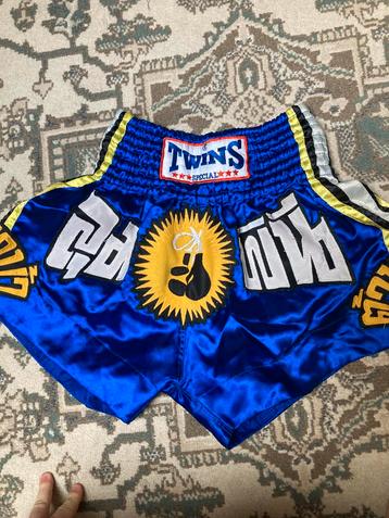 Twins muaythaishort beschikbaar voor biedingen