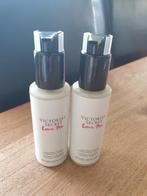 Victoria's Secret Love Me Lotion - 2 stuks, Sieraden, Tassen en Uiterlijk, Uiterlijk | Parfum, Ophalen of Verzenden, Nieuw
