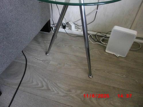 TAFELTJE MET CHROME POOTJES, Huis en Inrichting, Tafels | Bijzettafels, Zo goed als nieuw, Rond, 45 tot 60 cm, Minder dan 55 cm