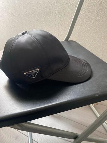 Prada Pet - Zwart beschikbaar voor biedingen