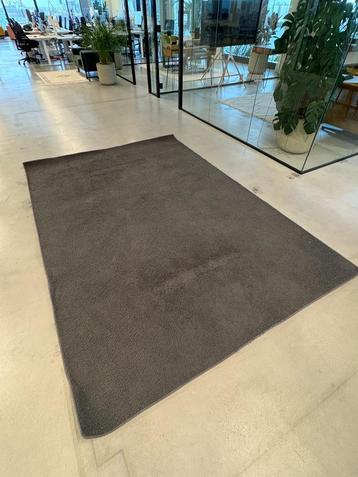 Carpet beschikbaar voor biedingen