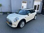 Mini Mini 1.5 Cooper | PANO | NAVI | KEYLESS GO | CRUISE |, Voorwielaandrijving, 136 pk, Gebruikt, 4 stoelen