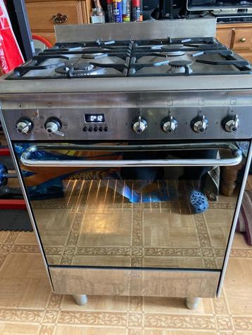 Smeg gasfornuis beschikbaar voor biedingen