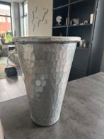 Zware metalen vaas, Huis en Inrichting, Overige materialen, Overige kleuren, Ophalen of Verzenden, Zo goed als nieuw