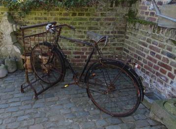 oude fiets beschikbaar voor biedingen