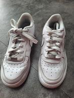 Mooie witte Nike Air sneakers maat 36!, Kinderen en Baby's, Kinderkleding | Schoenen en Sokken, Gebruikt, Jongen of Meisje, Schoenen