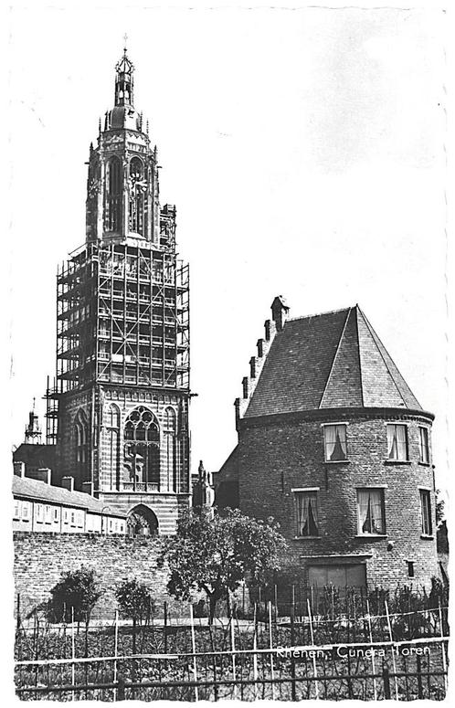938158	Rhenen	Utr 1958 Cuneratoren	Cunera toren in steigers, Verzamelen, Ansichtkaarten | Nederland, Ongelopen, Utrecht, 1940 tot 1960