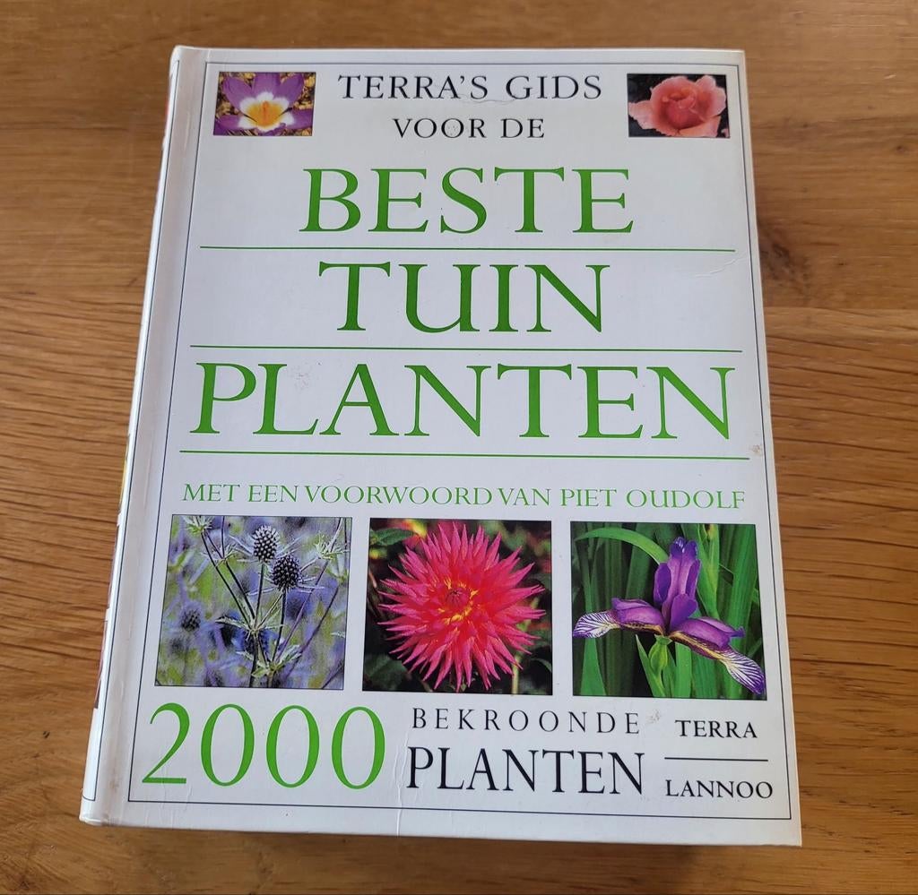 Terra's Gids Beste Tuinplanten -Met meer dan 2000 planten., Ophalen of Verzenden, Gelezen, Terra Lannoo, Tuinieren en Tuinplanten