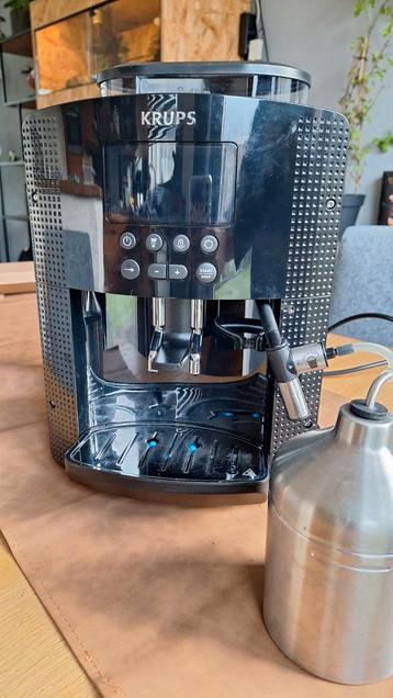 krupps Essential EA8160 Automatic Espressomachine Zwart beschikbaar voor biedingen