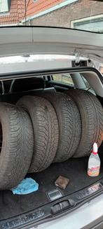 Winterbanden 195/65R15T op stalen velg + Mercedes doppen, Ophalen of Verzenden, Gebruikt, Mercedes-Benz