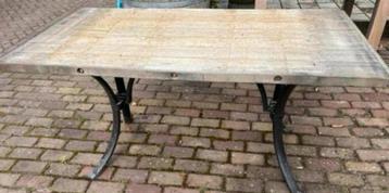 Landelijke tuintafel, eettafel, keukentafel, bureau beschikbaar voor biedingen