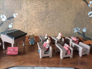 Vintage Miniatuur Schoolklas Set beschikbaar voor biedingen