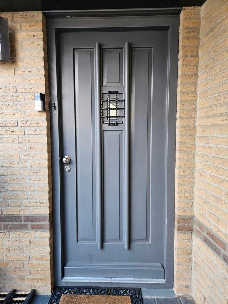 HARD HOUTEN VOORDEUR MET KOZIJN ( VANAF 22 NOVEMBER  ), Doe-het-zelf en Verbouw, Deuren en Horren, Gebruikt, Buitendeur, 200 tot 215 cm
