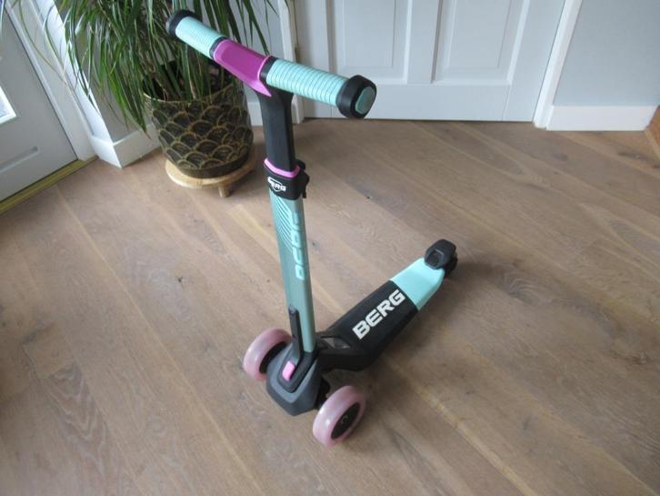 BERG NEXO Folable light it up step autoped + Led Deck, Fietsen en Brommers, Steps, Zo goed als nieuw, Gewone step, Ophalen of Verzenden