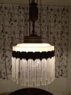 antieke hanglamp, witglazen kap, messing ophangsysteem, Ophalen