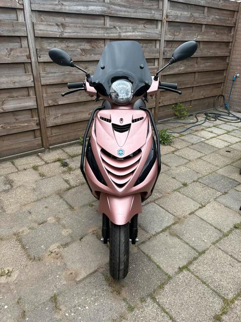 Piaggio zip, Fietsen en Brommers, Scooters | Piaggio, Zo goed als nieuw, Zip, Maximaal 45 km/u, Benzine, Ophalen