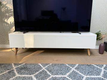 BoConcept TV Stand (original price €999) beschikbaar voor biedingen
