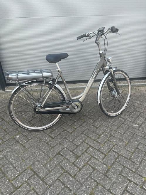 2x Damesfietsen GIANT /Batqavus  met  (Storing), Fietsen en Brommers, Fietsen | Dames | Damesfietsen, Gebruikt, Giant, Versnellingen