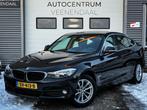 BMW 3-serie Gran Turismo 318d Executive TREKHAAK/NAVI/KEYLES, Auto's, BMW, 745 kg, Zwart, Bedrijf, Geïmporteerd