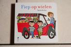 Kartonboekje Fiep op wielen / Fiep Westerdorp, Boeken, Kinderboeken | Baby's en Peuters, Ophalen of Verzenden, Zo goed als nieuw