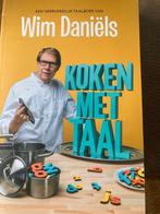 Koken met Taal  Wim Daniels, Ophalen of Verzenden, Zo goed als nieuw, Wim Daniëls, Anekdotes en Observaties