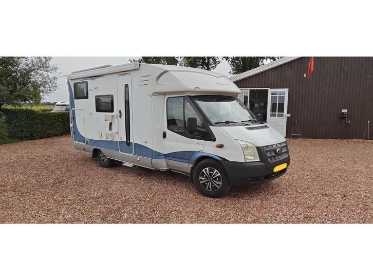 Hobby Siesta T600 GFLC Zonnepaneel(2x) Set winterbanden, Caravans en Kamperen, Campers, Particulier, tot en met 4, Half-integraal