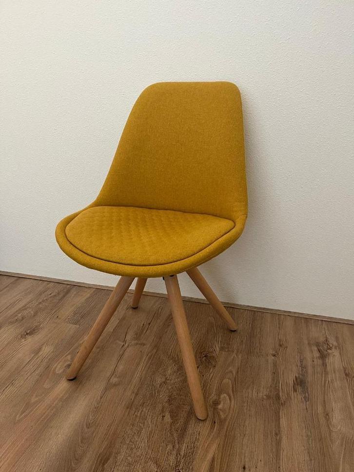 Mustard yellow stylish MADE Chair, Huis en Inrichting, Stoelen, Zo goed als nieuw, Eén, Hout, Stof, Overige kleuren, Ophalen