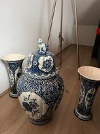 Oud Maastrichts Kaststel - Vazen & Middenstuk, Ophalen, Gebruikt, 50 tot 75 cm, Blauw