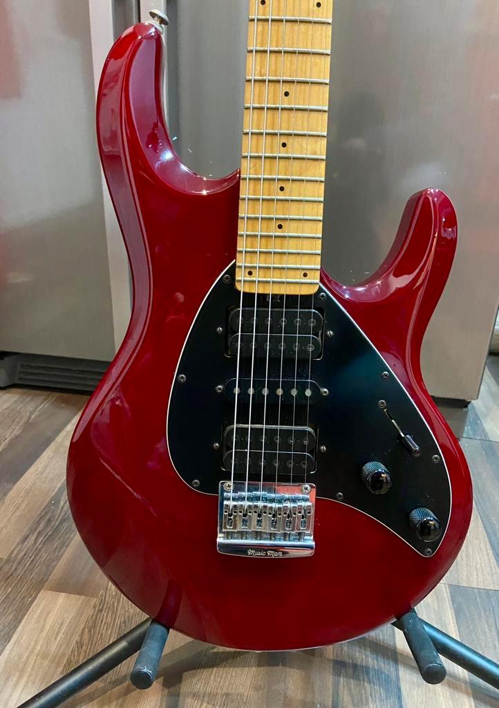 Ernie Ball Music Man Silhouette HSH HT 1990 Maple Fretboard, Muziek en Instrumenten, Instrumenten | Toebehoren, Gebruikt, Elektrische gitaar