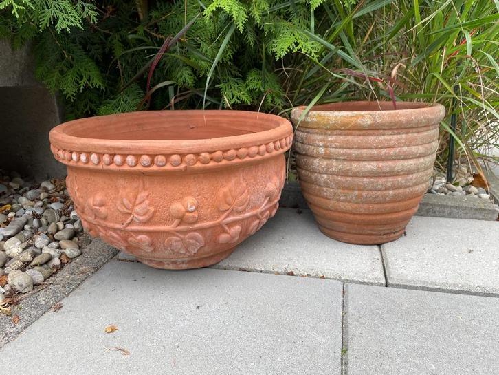 2x een Terracotta plantenpot, Tuin en Terras, Bloempotten, Binnen, Balkon, Tuin, Ophalen
