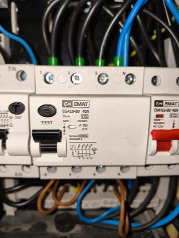 Aardlekschakelaar 40A 30mA beschikbaar voor biedingen
