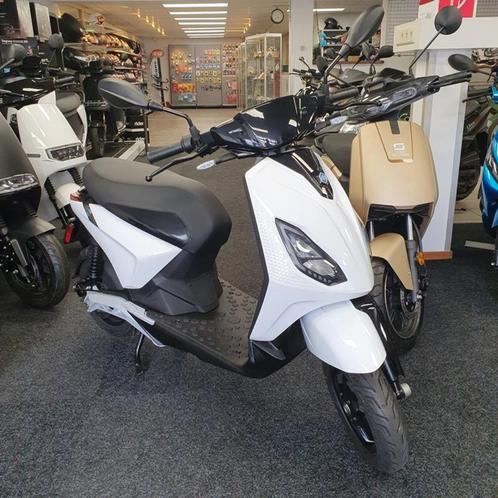 ACTIE Piaggio One brom 45km elektrische scooter escooter 1, Fietsen en Brommers, Scooters | Piaggio, Zo goed als nieuw, Overige modellen