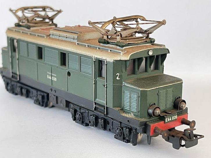 ** NIET GEBRUIKT KAP REINIGEN ** Märklin 3011 ** E44039 **, Hobby en Vrije tijd, Modeltreinen | H0, Nieuw, Locomotief, Wisselstroom